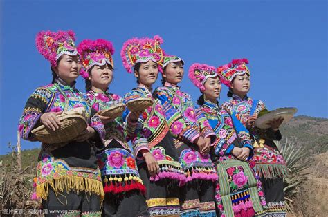 彝族服饰特点简介,彝族服饰特点简介及图片缩略图