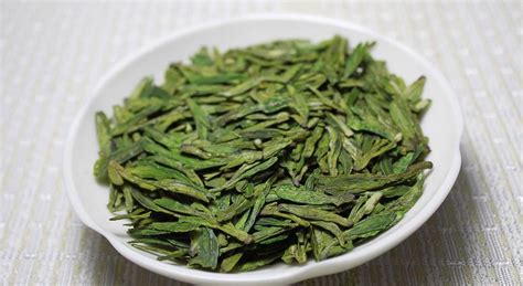 龙井茶怎么分辨好坏(龙井茶怎么分辨好坏图解)缩略图